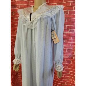 Vandemere Peignoir Size M Women's Nightgown Lace trim Soft texture blue NWT #W3